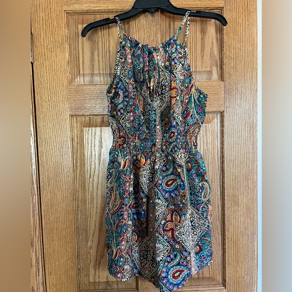 Halter Romper Paisley Print Size 6. High Waisted Elastic Waistband Detail. NWOT - Picture 4 of 10